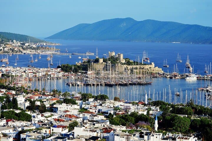 Private Guided Walking Tour of Bodrum: Castle, Bazaar & Marina