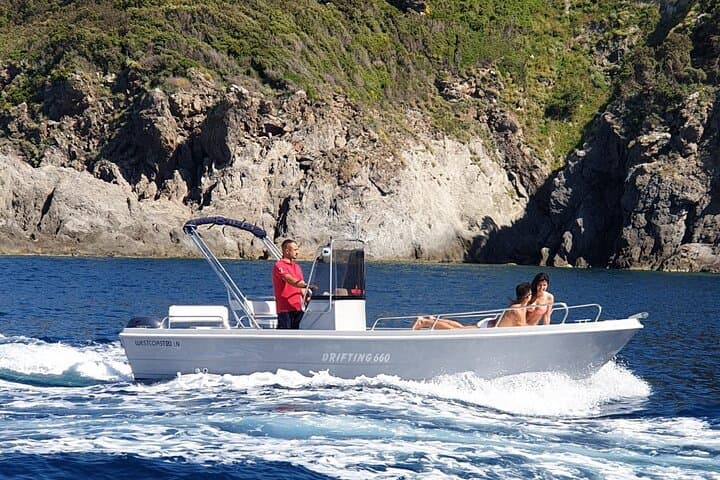 Private Ischia Island Boat Excursion: Sant'Angelo, Thermal Springs & Snorkel photo 4