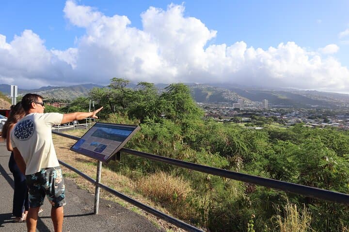 South East Oahu Adventure: Surf, Hikes & Hidden Beaches with a Local Guide