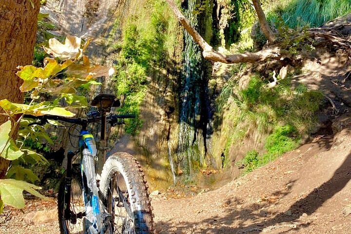Malibu Waterfall eMTB & Hike: Escondido Falls Beginner Adventure photo 5