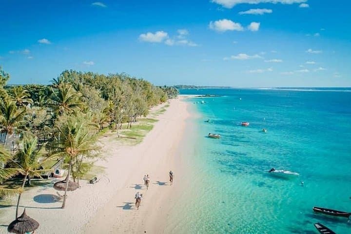 East Mauritius Day Tour: Beach Horseback, Mahebourg History & Blue Bay Snorkel photo 2