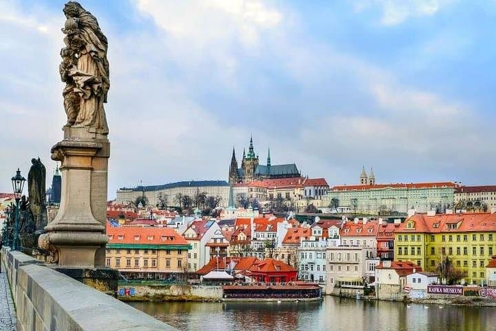 Best of Prague: Bus, Walking Tour, Vltava River Cruise & Lunch photo 2
