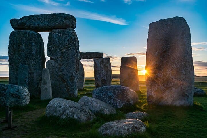 Morning Special Access to Stonehenge: Guided Tour from London with Salisbury Cathedral photo 3