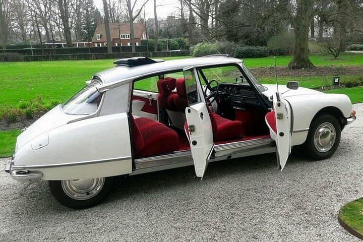 Paris Vintage Citroën DS Tour: 2‑Hour Open‑Roof City Experience photo 1
