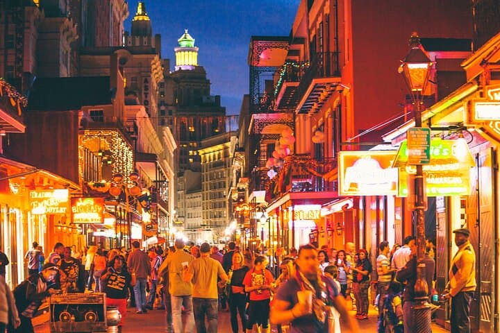 Sin and Tonic: New Orleans Dark-History Pub Crawl