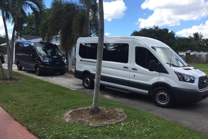 Private Airport Transfer from LAX to Garden Groove — Fast, Door-to-Door Ride photo 3