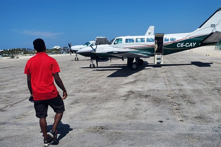 Fly to Exuma: Half-Day Swimming Pigs, Sharks & Staniel Cay by Plane