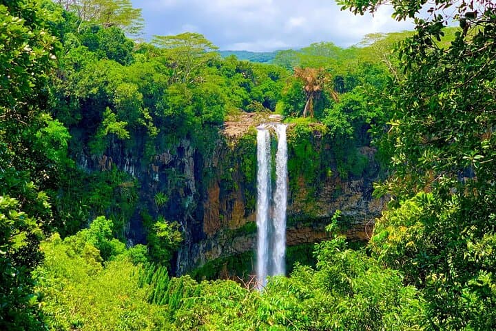 Mauritius in Five Days: Private Island Excursions, Catamaran Cruise & Cultural Highlights photo 1