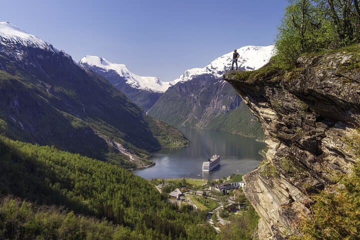 Geiranger Highlights: Flydalsjuvet & Eagle Bend Photo Tour
