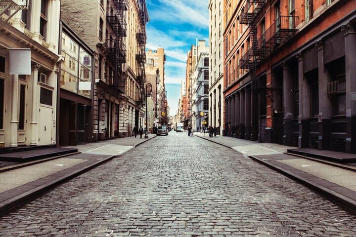 Solve Clues Across NYC: Celebrity Chef Self-Guided Architecture Exploration Game