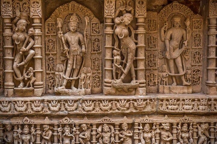 Adalaj and Rani ki Vav: Private Stepwell Tour from Ahmedabad