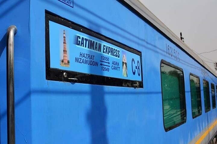 Taj Mahal & Agra Fort Day Trip from Delhi by Gatimaan Express (All-Inclusive)