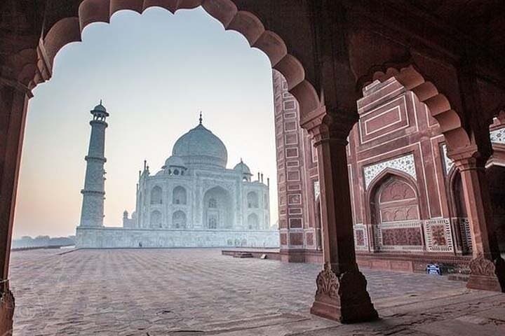 Taj Mahal & Agra Fort Day Trip from Delhi by Gatimaan Express (All-Inclusive) photo 5