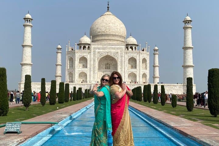 Taj Mahal & Agra Fort Day Trip from Delhi by Gatimaan Express (All-Inclusive) photo 2