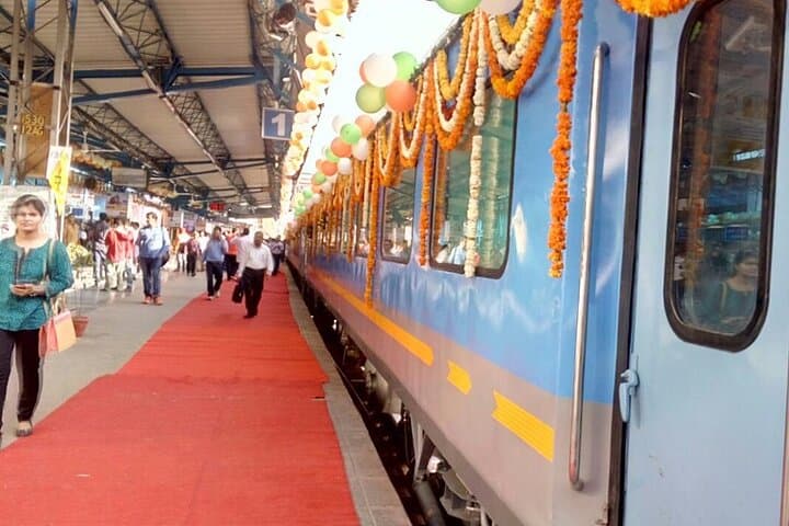 Taj Mahal & Agra Fort Day Trip from Delhi by Gatimaan Express (All-Inclusive) photo 6