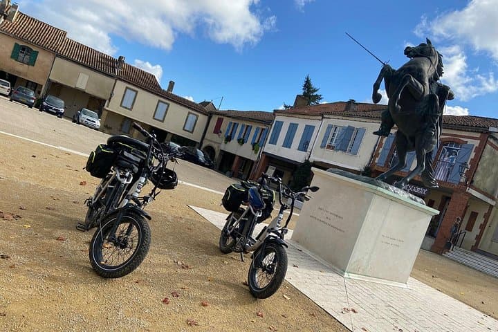 e-Bike Rentals and Circuits in the Gers: Ride Bastide Lanes & Rolling Vineyards photo 3