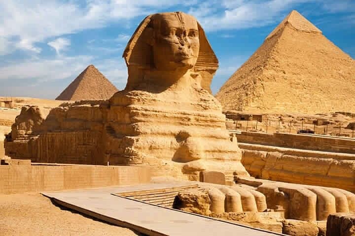 One-Day Cairo by Plane from Hurghada — Pyramids, Egyptian Museum & Khan el-Khalili