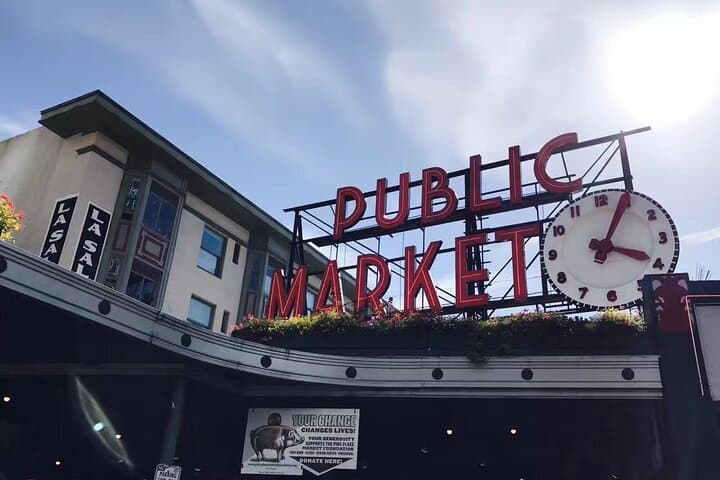 One-Day Seattle Highlights Tour: Pike Place, Space Needle & Gas Works Park photo 4