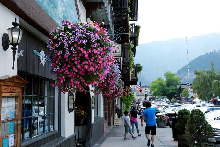 Snoqualmie Falls and Leavenworth Day Trip from Seattle — Waterfalls, Bavarian Streets & Pacific Northwest Scenery photo 6