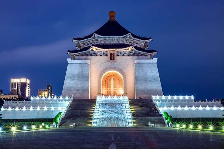 Taipei Self-Guided Audio Tour — Explore Temples, Museums & Parks at Your Own Pace