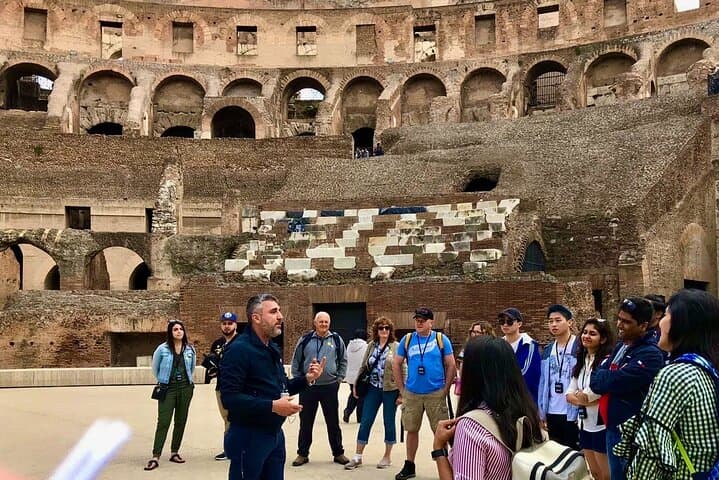Best of Rome: Colosseum, Squares & Fountains Private Walking Tour photo 3