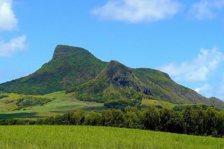 Lion Mountain Full-Day Hike: Turquoise Lagon Views & Mauritian Village Lunch photo 2