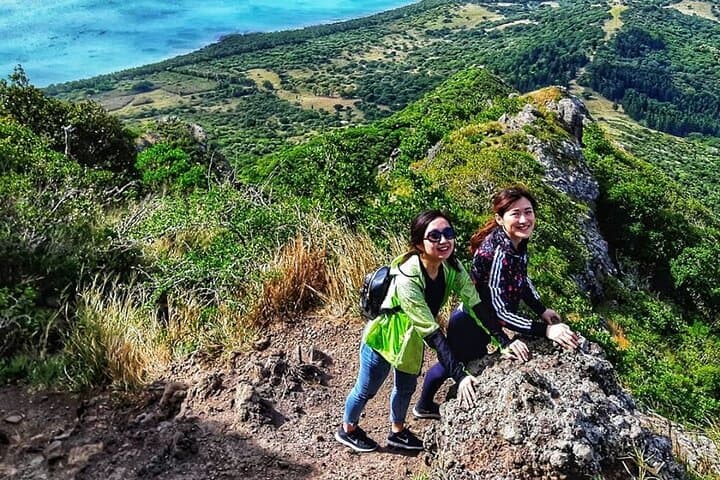Lion Mountain Full-Day Hike: Turquoise Lagon Views & Mauritian Village Lunch photo 4