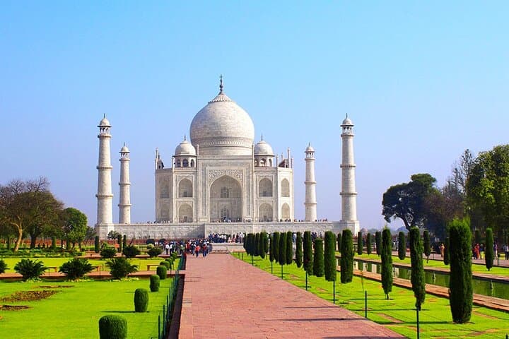 Overnight Taj Mahal Tour from Pune: Sunrise Visit, Agra Fort & Mehtab Bagh