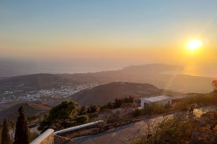 Santorini Sunset: Wine Tasting, Megalochori Walk & Caldera Dinner