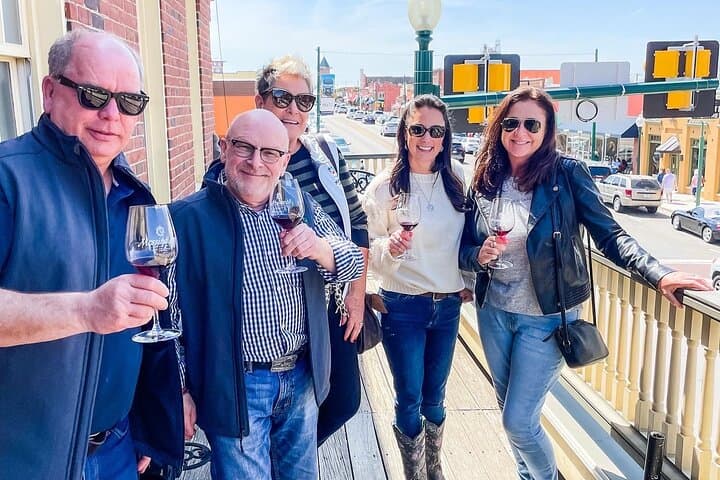 Grapevine Main Street Food & Wine Walking Tour: Tastes and History in 3 Hours photo 2