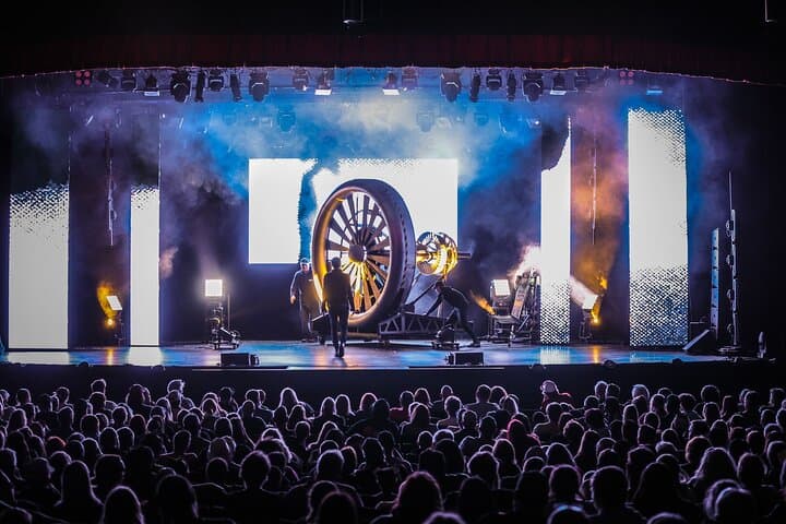 Reza Edge of Illusion — Branson’s High-Energy Illusion Experience photo 5