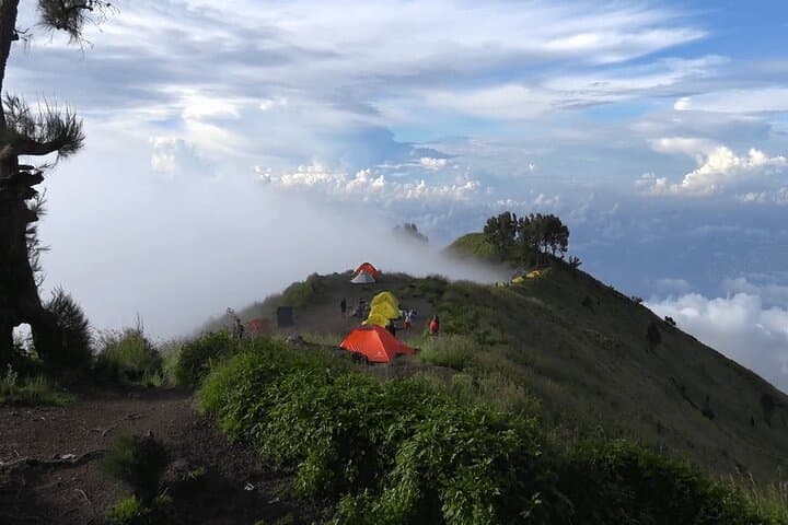 3-Day Rinjani Trek: Summit, Segara Anak Lake & Hot Springs photo 5