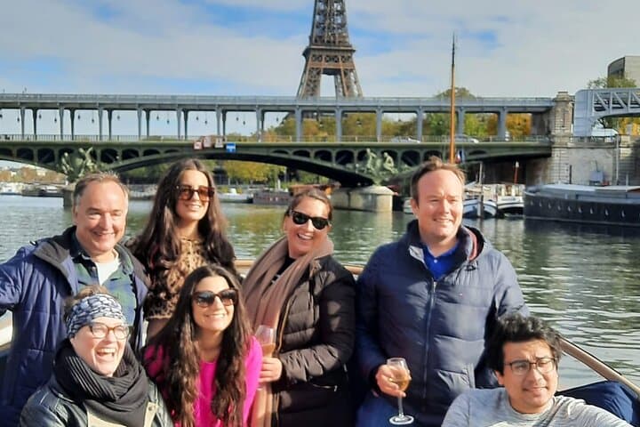 Private Seine Cruise from the Louvre — Champagne & Monument Views photo 4