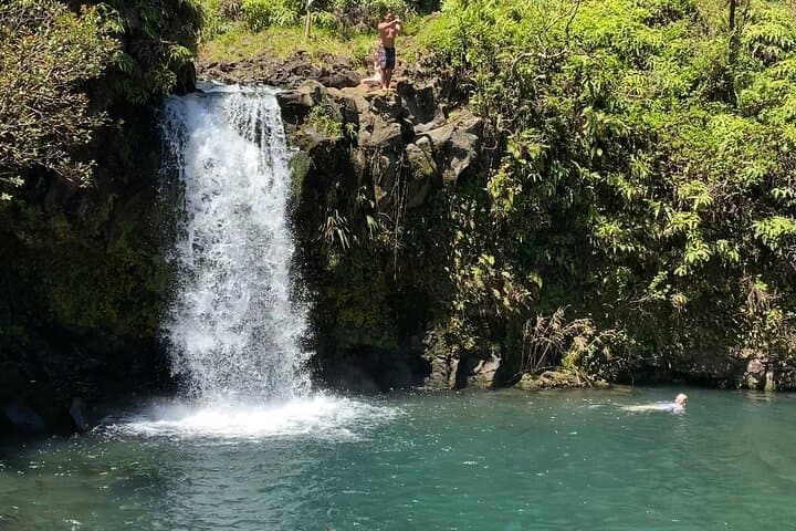 Hana Rainforest Tour: Road to Hana, Black Sand Beach & Waterfall Swim