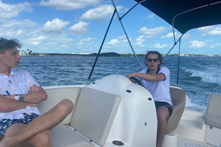 Private Speedboat Rental Miami: Biscayne Bay Day Cruise photo 5