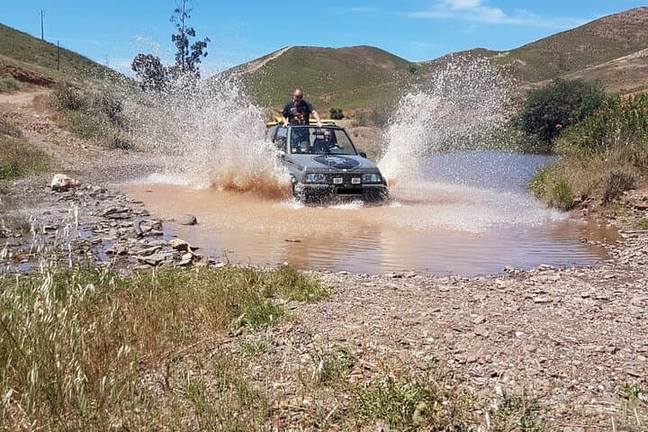 Silves Private Jeep Safari: Moorish Castle, Arade River & Mountain Passes