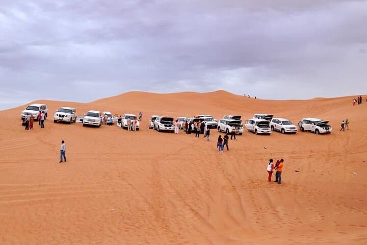 Sunset Red Dunes: Private Evening Desert Safari in Dubai with Kosher Meal