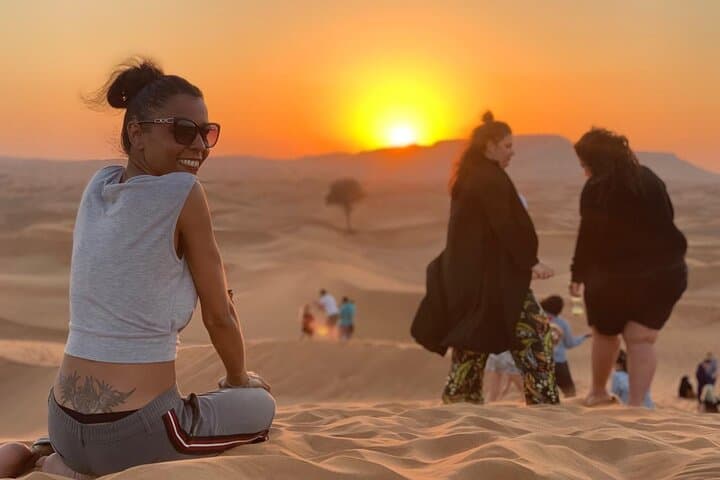 Red Dunes Lahbab Desert Safari with BBQ Dinner: Evening 4x4, Sunset & Desert Camp
