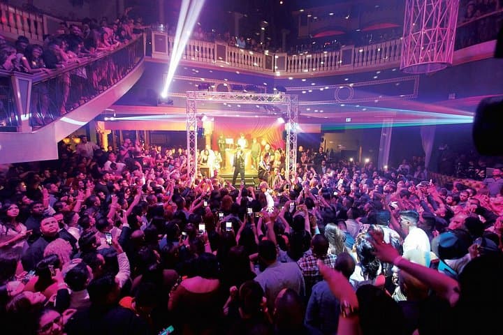 Las Vegas Latin Nightclub Party Bus: VIP Fast-Pass Tour of the Strip photo 2