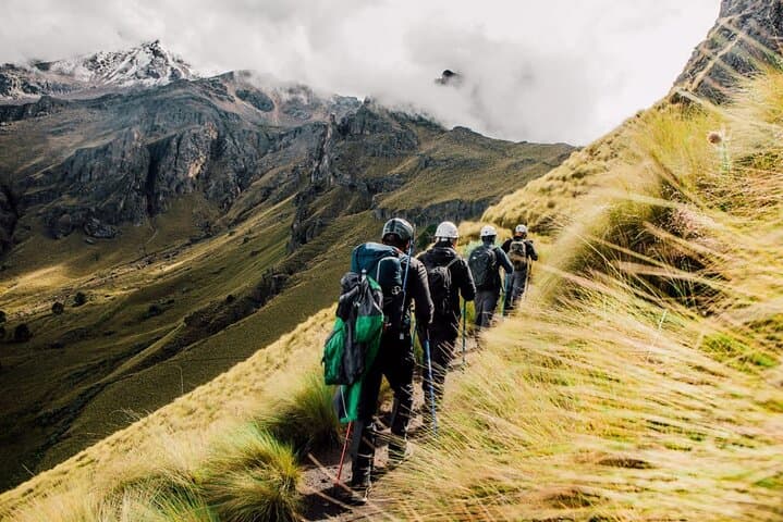 Private Hiking Tour on Iztaccihuatl: 4,200m Viewpoints of Popocatépetl
