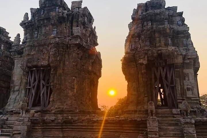 Sunset Cycling to Phnom Krom: Siem Reap Lotus Fields, Rice Paddies & Wat Chedei photo 3