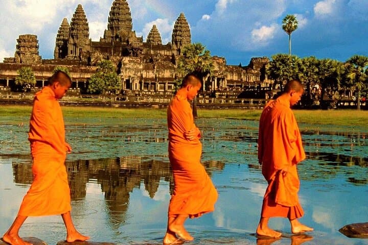 Five-Day Private Cambodia Journey: Angkor Temples to Phnom Penh History photo 2