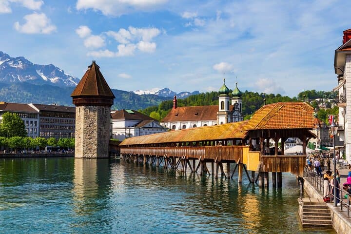 Lucerne Private City Walk and One-Hour Lake Cruise from Basel