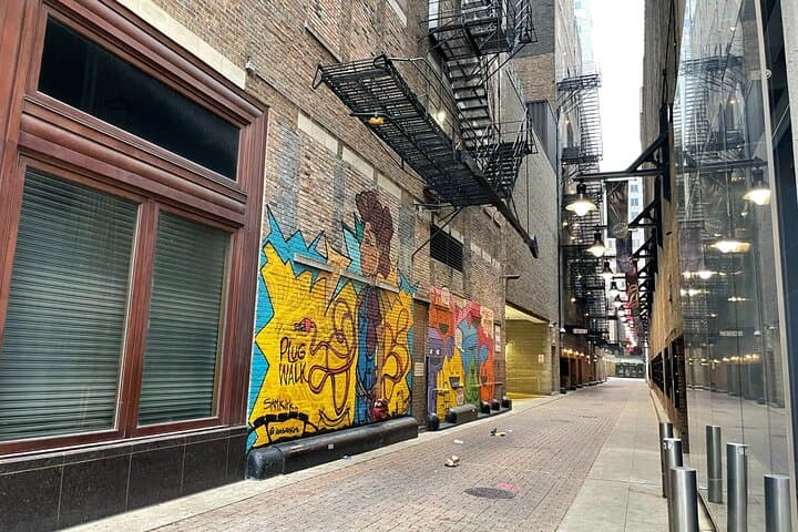 Self-Guided Loop & River North Walk: Chicago Theater District Audio Tour photo 6