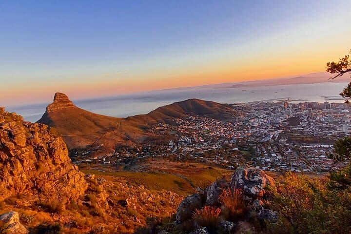 India Venster Morning Hike: Scramble Up Table Mountain's Dramatic Window photo 5