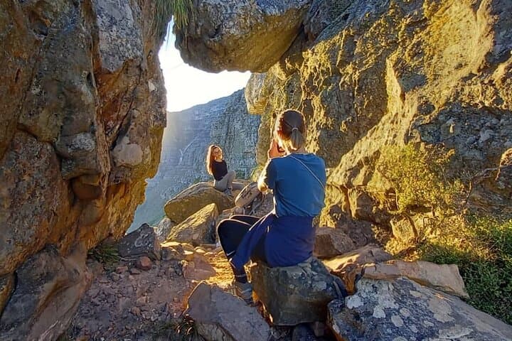 India Venster Morning Hike: Scramble Up Table Mountain's Dramatic Window photo 6