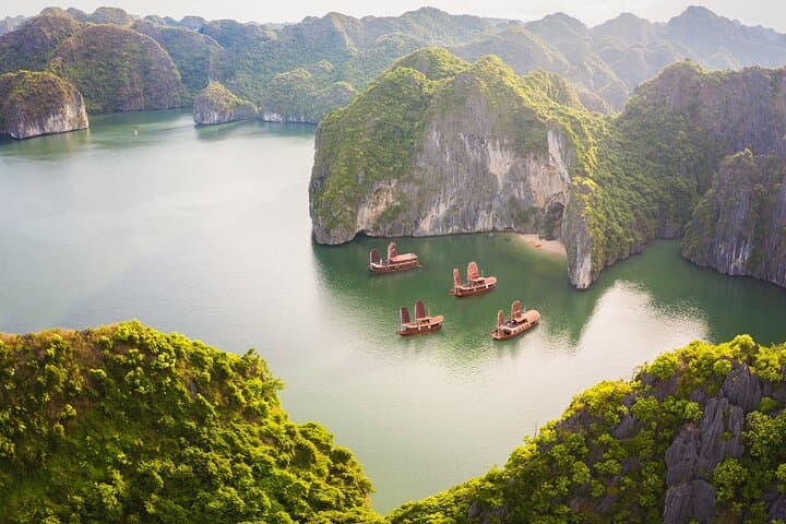 Lan Ha Bay Deluxe Cruise: 2-Day Kayaking, Swimming & Night Onboard Experience photo 2