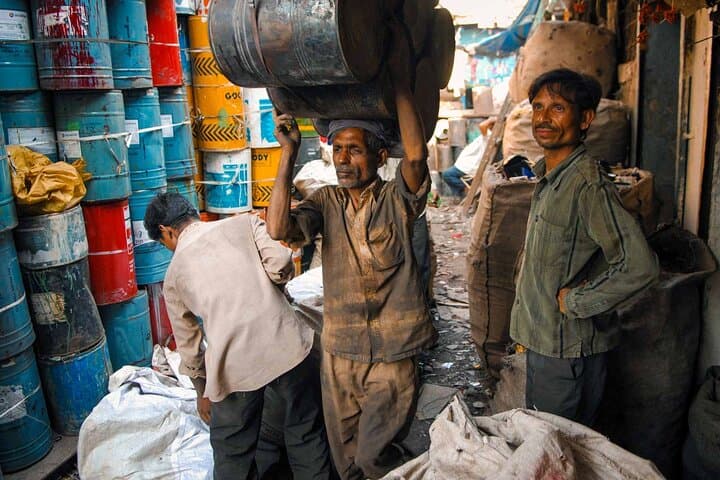 Private Dharavi Walking Tour and Mumbai Sightseeing: Inside Dharavi to Marine Drive photo 2