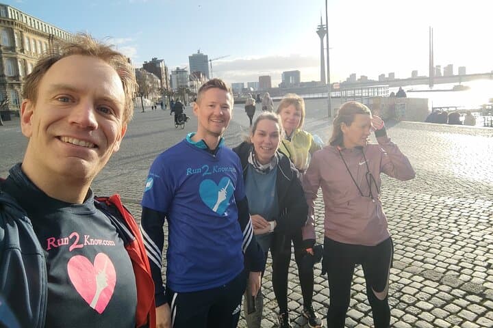 Sightrunning Düsseldorf: Private 60–90 Minute Running Tour Along the Rhine