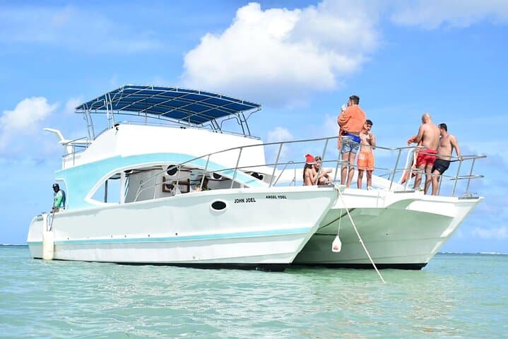 Punta Cana Party Catamaran Cruise: Snorkel, Natural Pool & Open Bar photo 5
